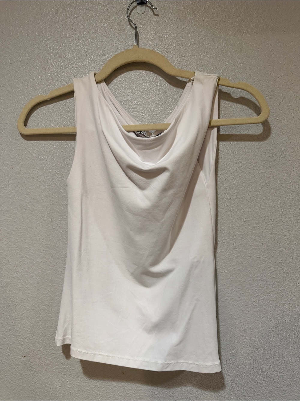 Women's White Sleeveless Tank Top